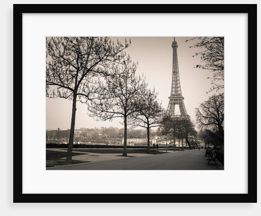 Pathway to Eiffel tower, Paris by Assaf Frank